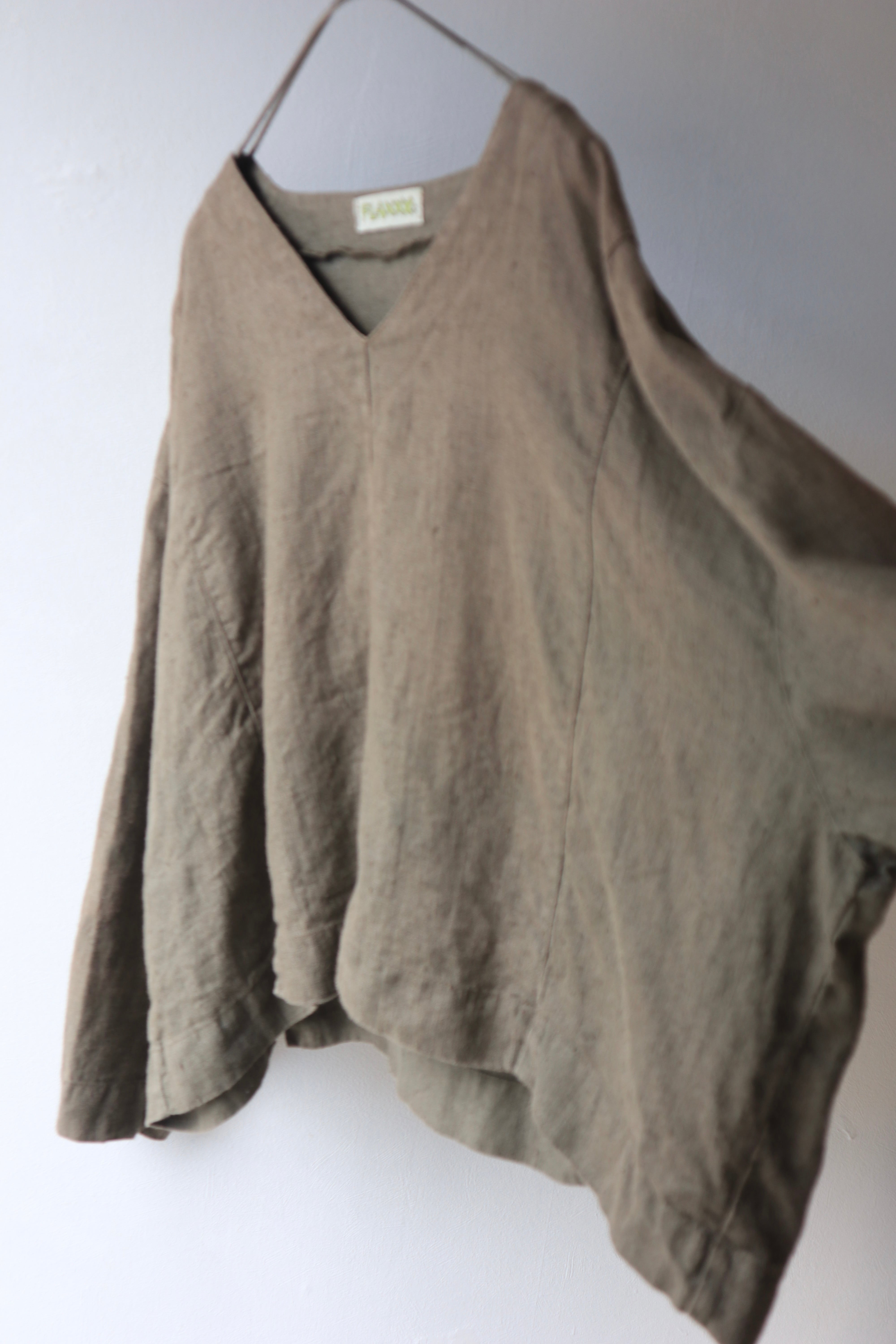 flaxxxs linen vneck pullover | naname