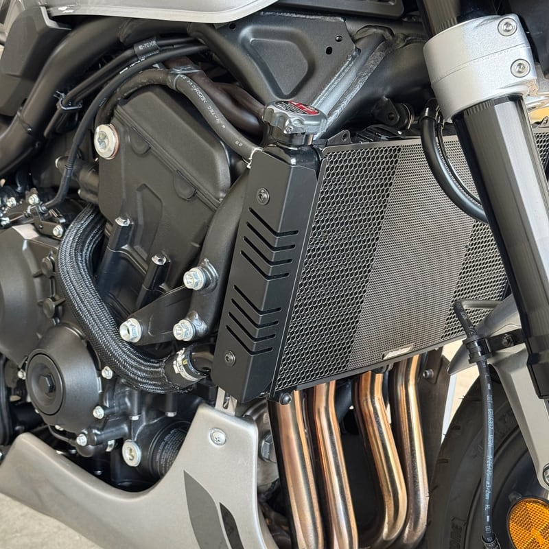 Z900RS/CAFE ラジエターサイドカバー用 ボルトセット シルバー BS0004