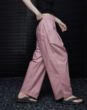 ピンクワイドパンツ