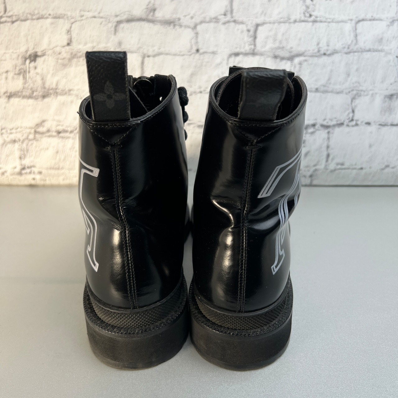 LOUIS VUITTON ルイヴィトン ブラックアイス ジップアップ アンクルブーツ ブラック A-11630