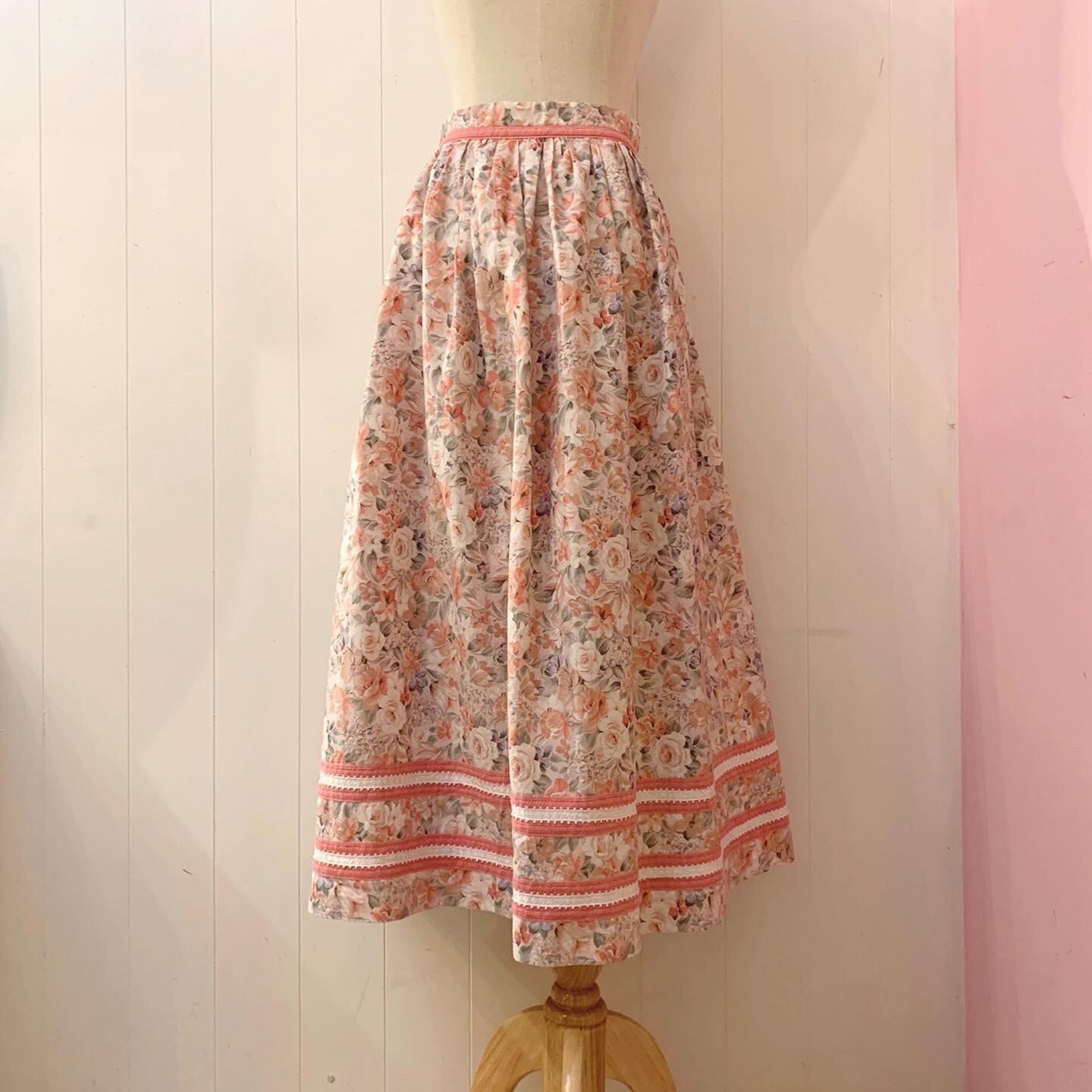 60s pink flower tape skirt