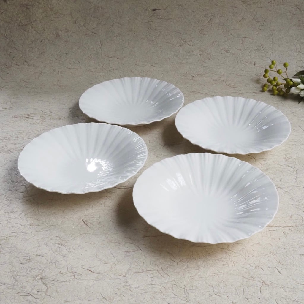 色原 昌希／白磁 レリーフ深皿 5.5寸 | ならまちミレー