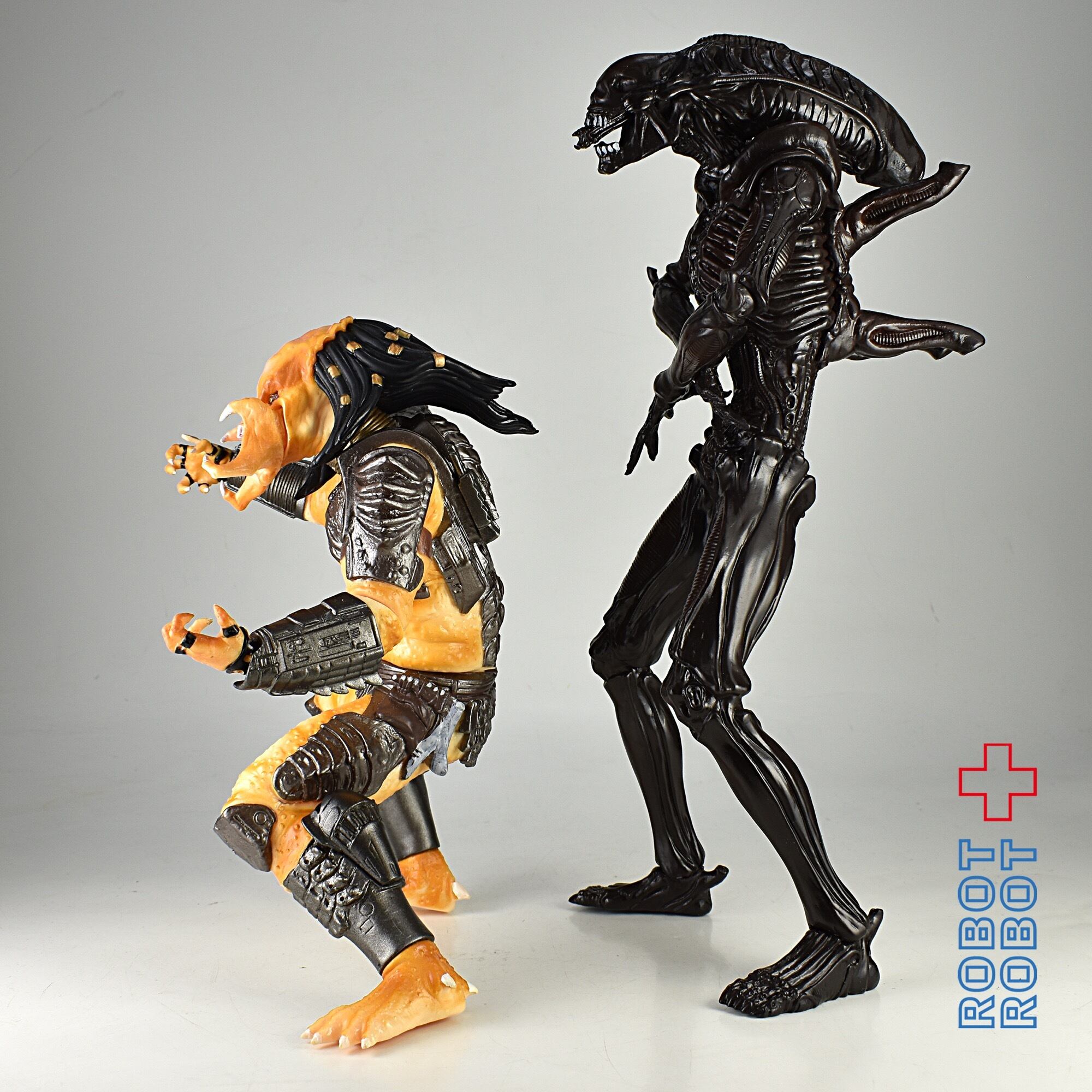 メディコムトイ エイリアン vs プレデター | ROBOTROBOT
