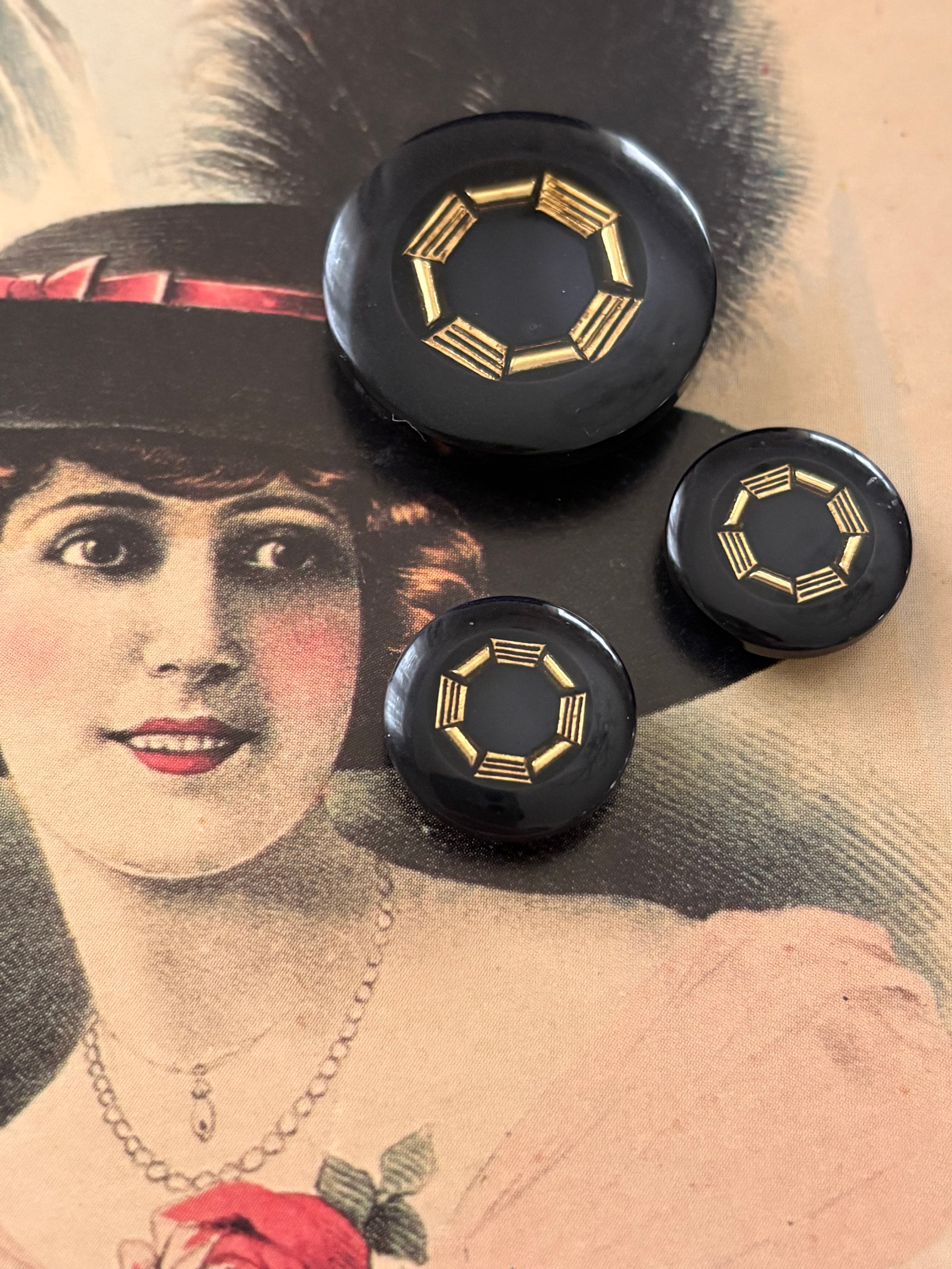 Japanese Vintage ボタン 15mm ブラック×ゴールド 昭和レトロ アクセサリーパーツ 装飾材 カルトナージュ