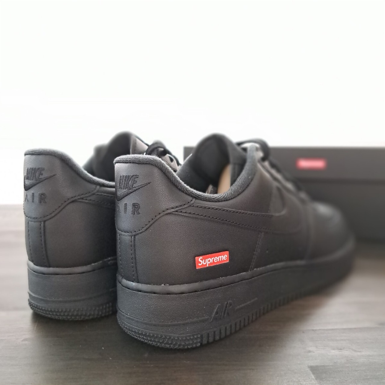 SUPREME × NIKE AIR FORCE 1 Low 