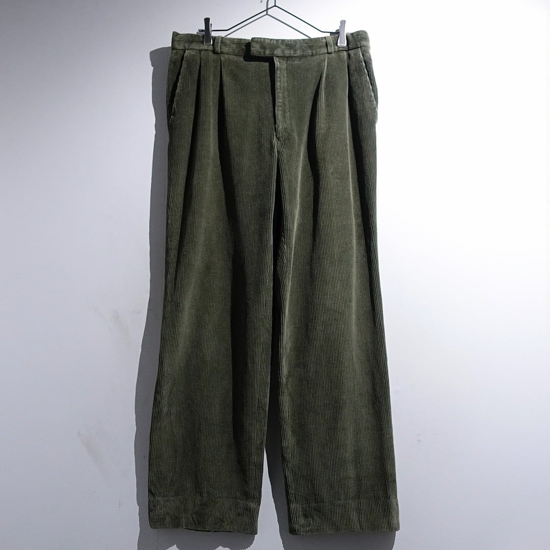 EURO Green Wide-Wale Corduroy 2-Tuck Wide Pants