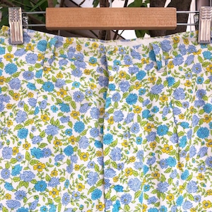 VINTAGE 60’s flower print short pants