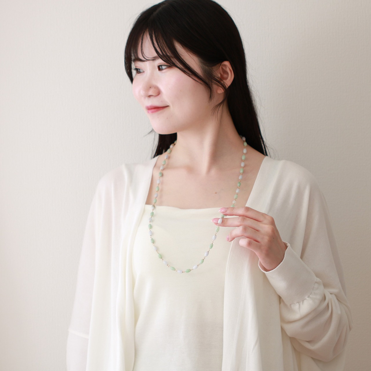 在庫限り 落ち着いたお色味で上品 バイカラーセミロングネックレス A貨翡翠 jd_ne1079