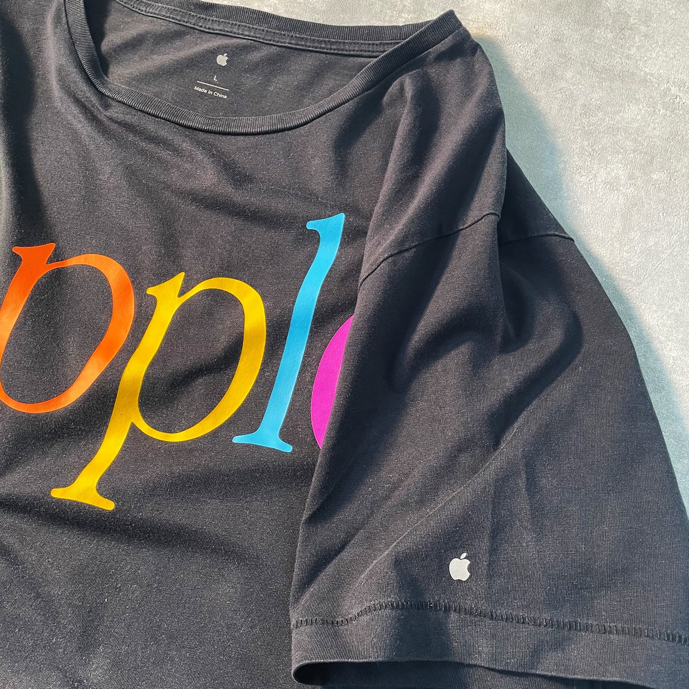 Apple】 Apple本社限定 レインボーロゴ Tシャツ シングルステッチ