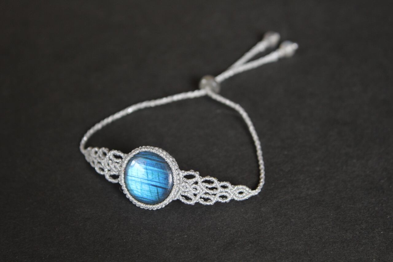 Labradorite micro macrame bracelet