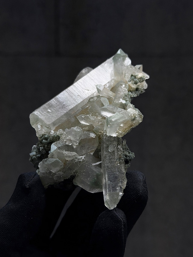 クォーツクラスター×クローライト【ML-0160】インド マニハール