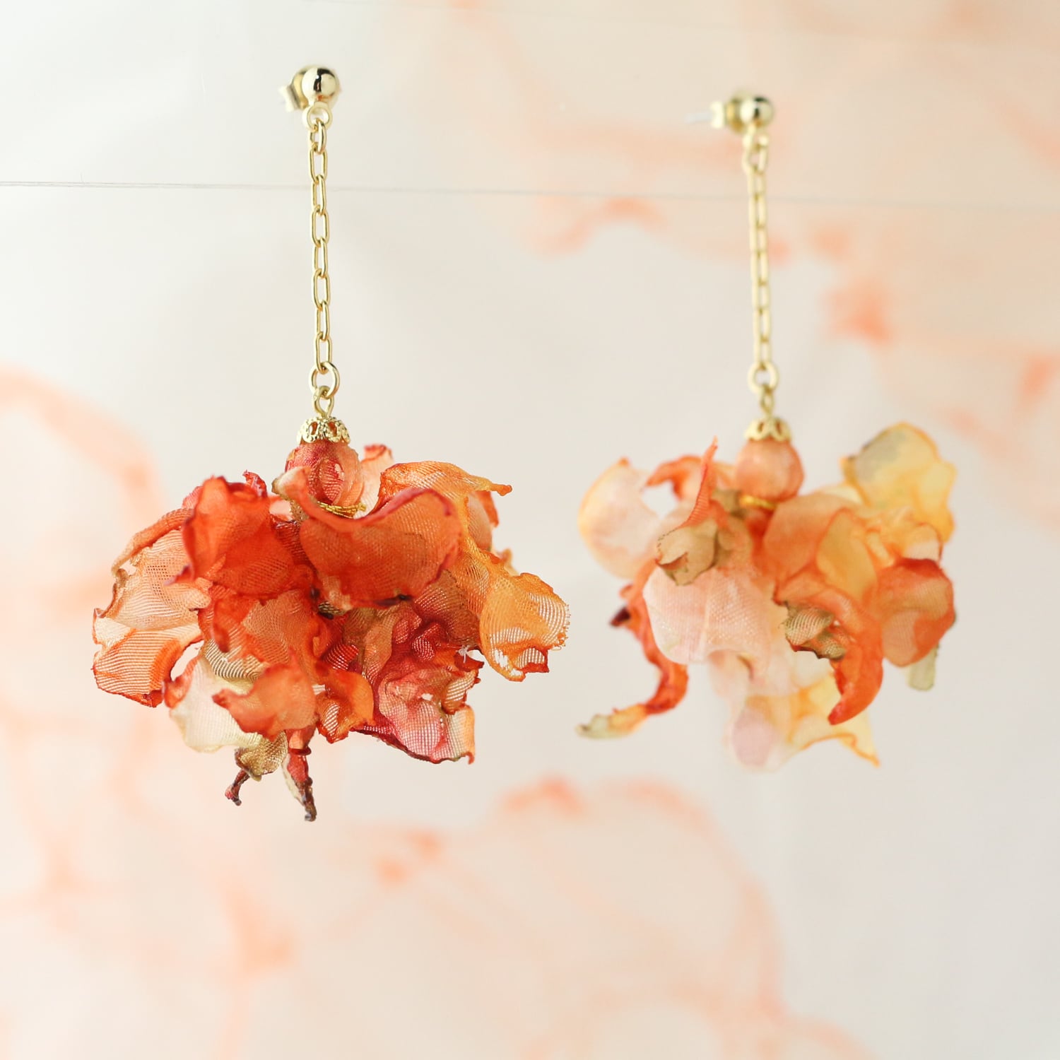 線香花火 オレンジイエロー｜オーガンジーのタッセル風チェーン花