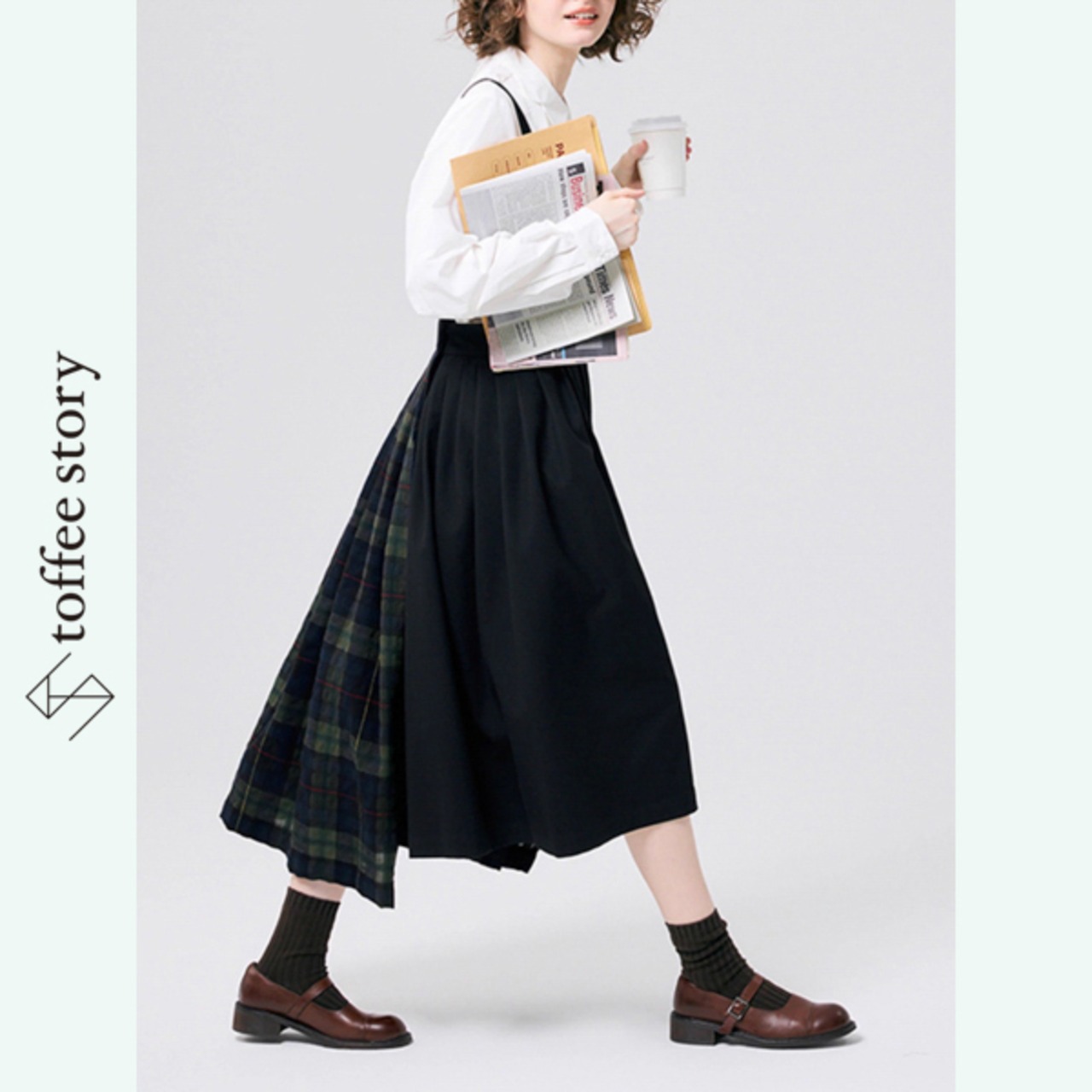 かすかな旋律をまとうアシメサスペンダースカート 《P0273》