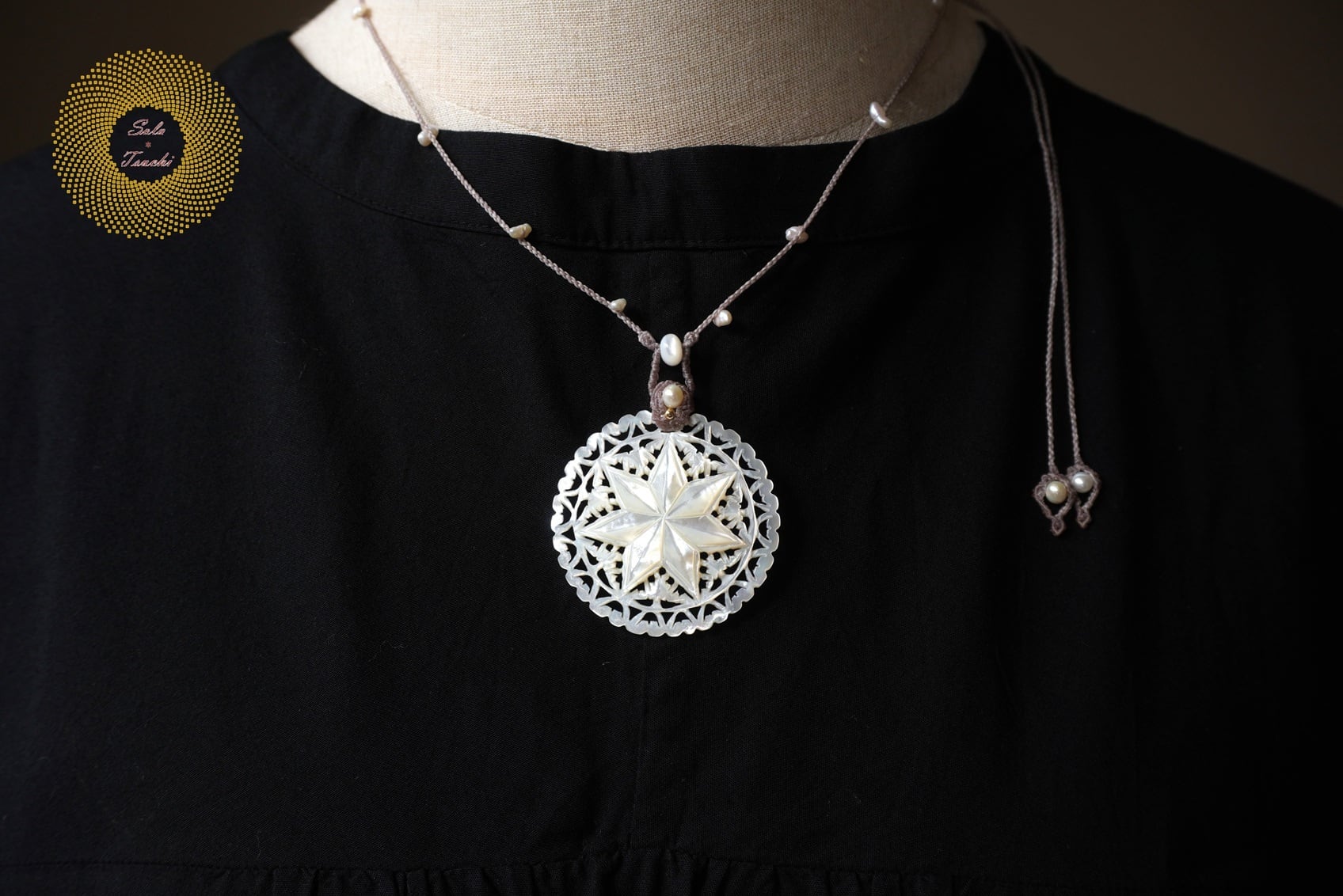 (ワックスコード)ベツレヘムパールと淡水パールのマクラメ編みペンダント 〜Star Light〜