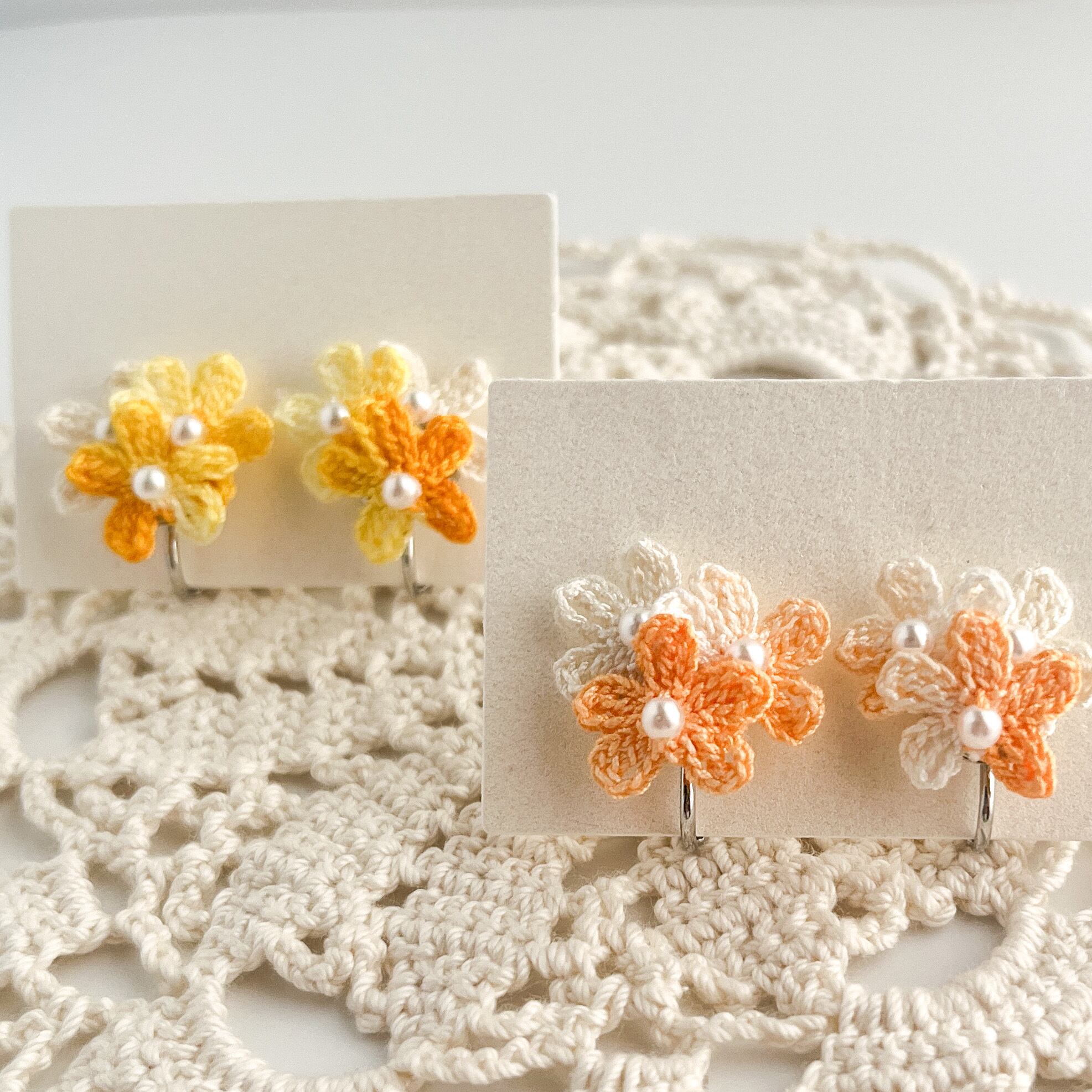 ふんわり軽やかなレース編みのピアス グリーン 金木犀 オレンジ | そらの音