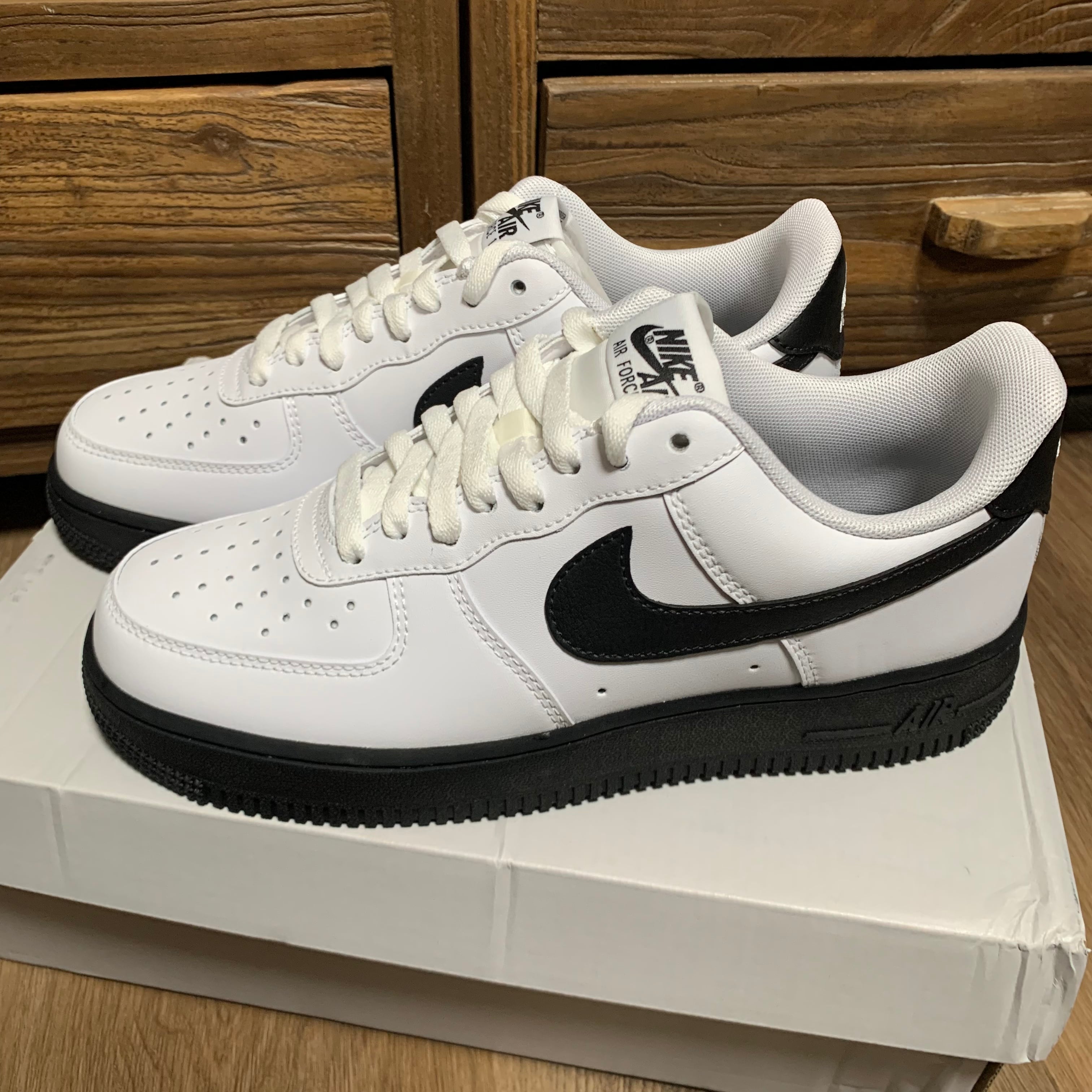 アンダーアーマー UNDER ARMOUR カリー ミッド アルファ レザー