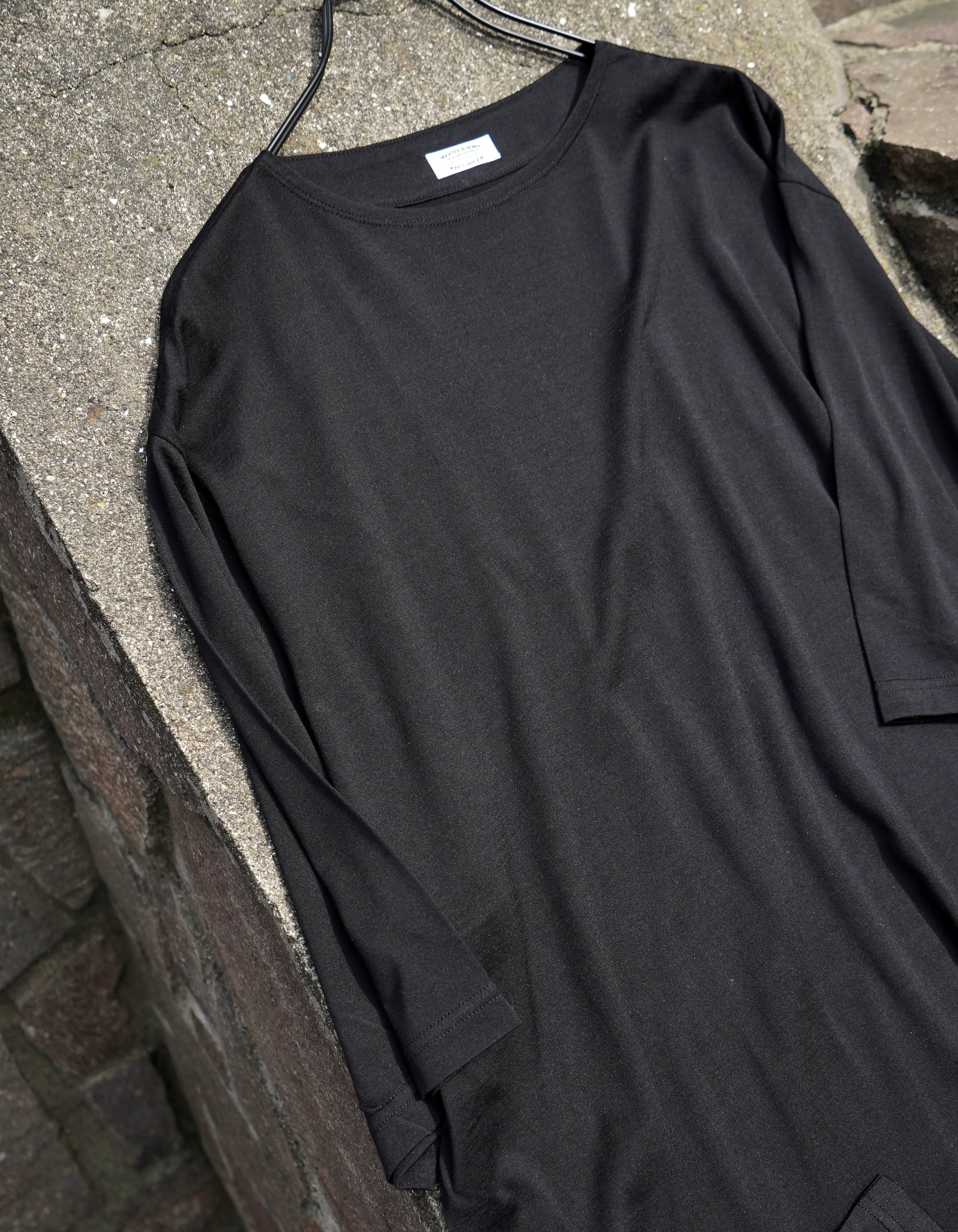 MAATEE&SONS / EX.SILK BOATNECK TEE(BLACK) | LiNN