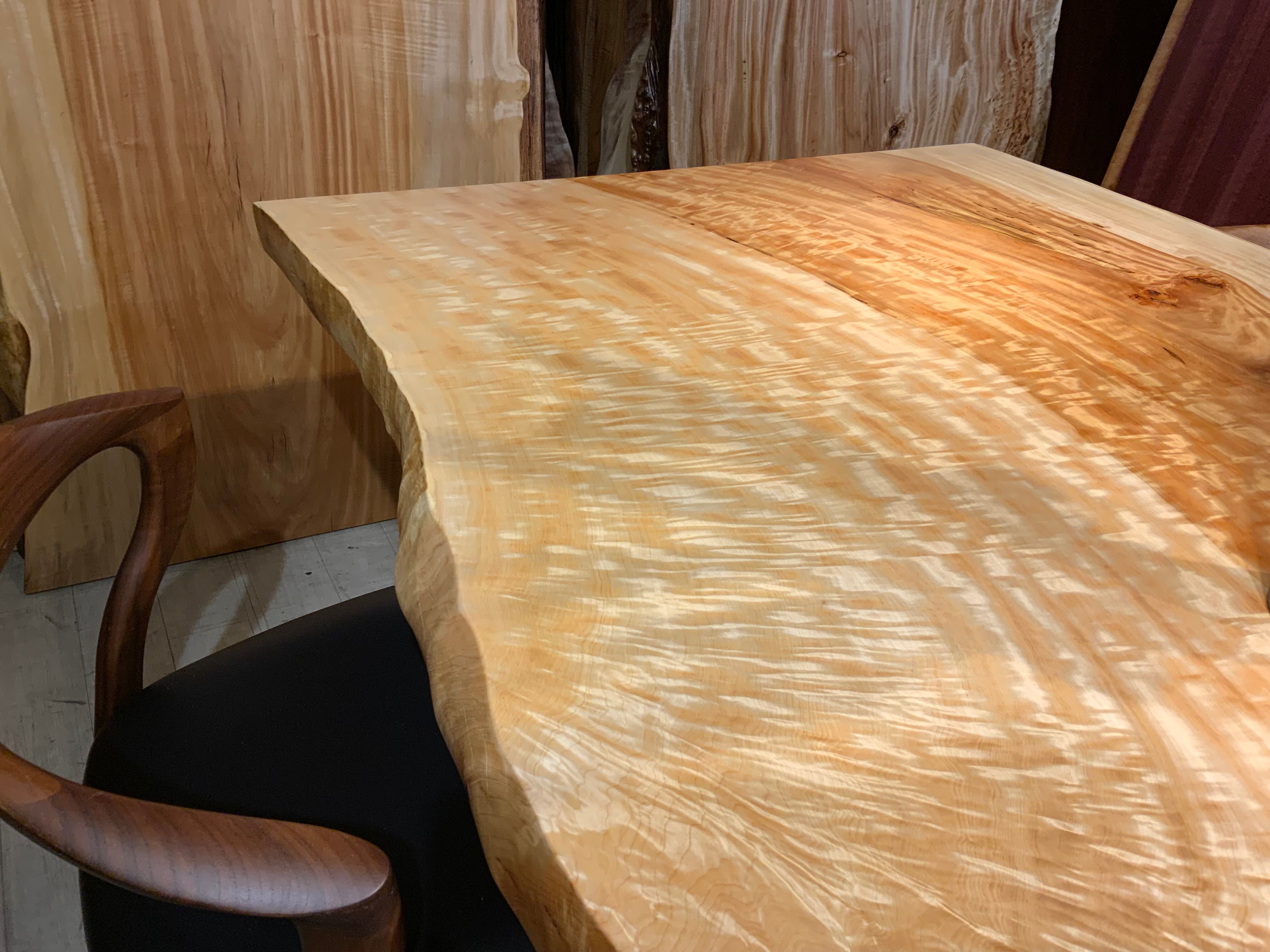 貴重なトチの木天板 Premium】栃（トチ）_2350×890-970-880×55_青山店_テーブル天板/一枚板