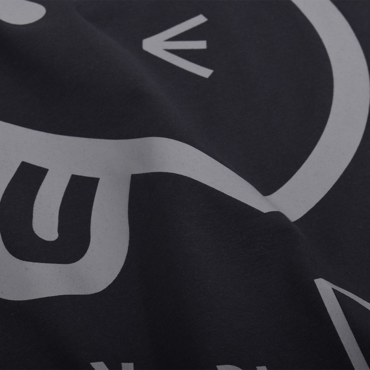 ロゴ刺繍×ベーマークプリントロンT