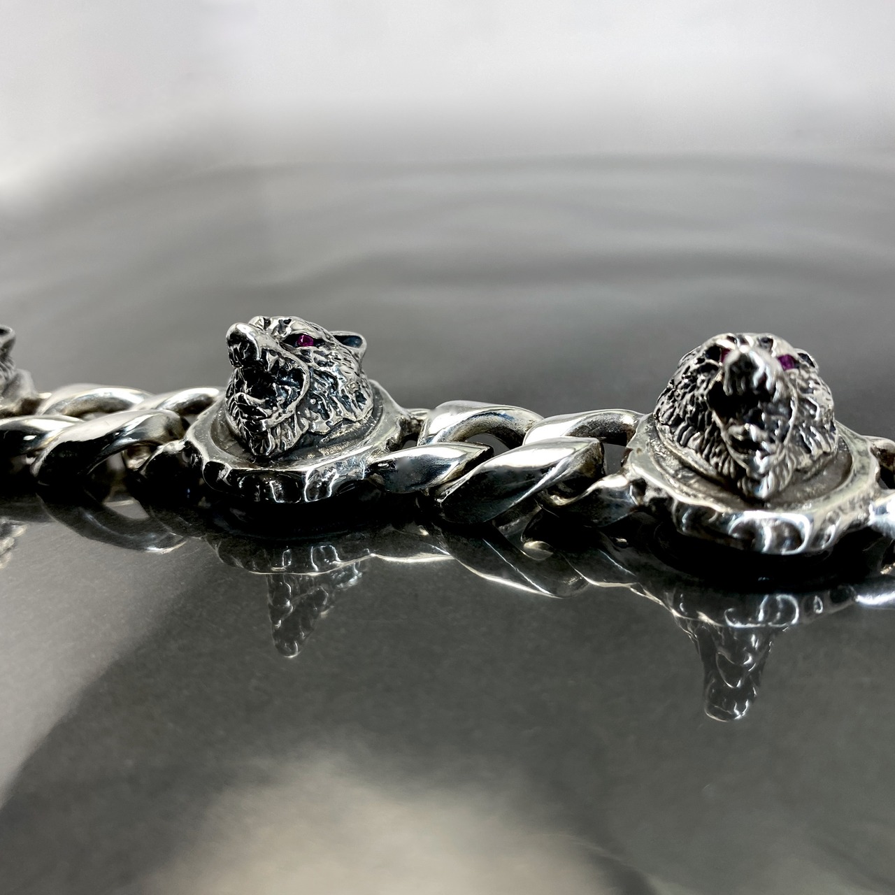 WOLVES CHAIN BRACELET with RUBY / ウルヴスチェーンブレスレット・ルビーアイズ