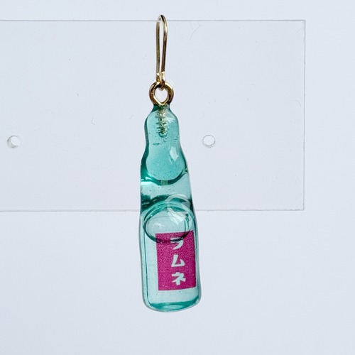 【片耳販売】シュワっと弾ける夏の思い出｜レトロなラムネ瓶のピアス イヤリング イヤーカフ ネックレス チャーム　