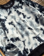 【数量限定販売】黒染めタイダイトレーナー 圧雪