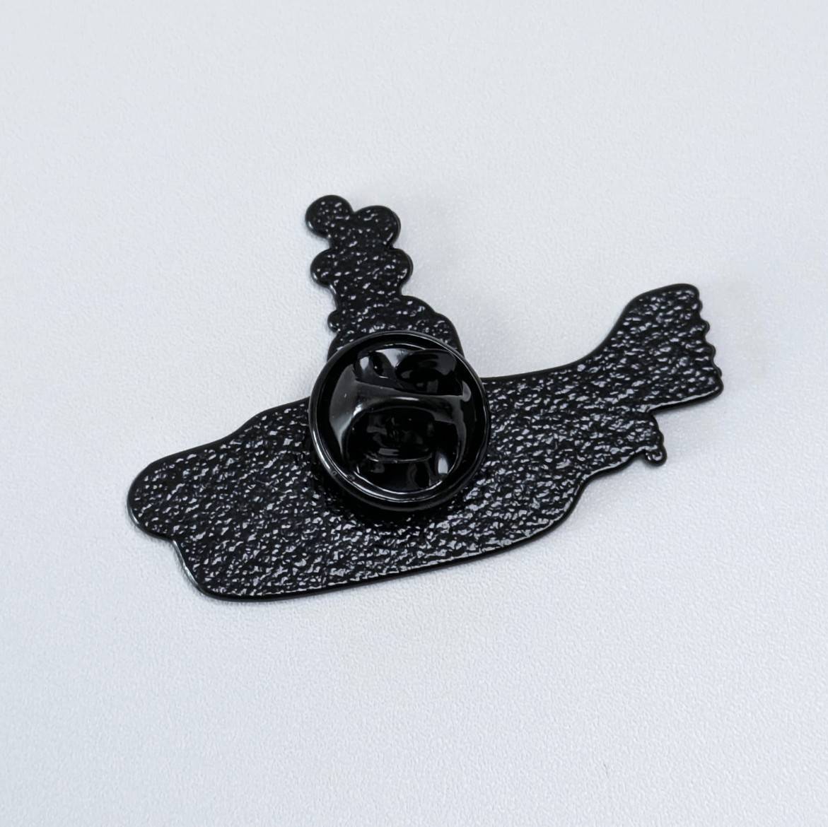 送料無料！ ★ピンズ PINS★ピンバッジ 【 Yellow Submarine ( イエローサブマリン )】The Beatles / ビートルズ  『黄色い潜水艦』 〚アメリカン雑貨 アメトイ〛