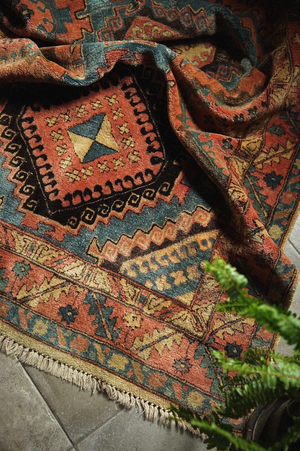 277 -Vintage caucasian rug