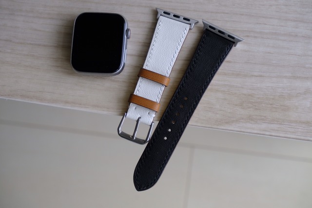 【送料無料】アップルウォッチバンド　腕時計ベルト　スイフトレザー　ホワイトxブラック