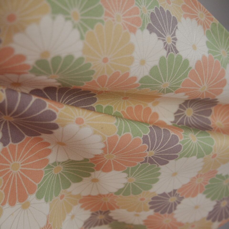 花模様　木の実　観世水地紋　クリーム色　小紋　着物　034a p 花模様 木の実 観世水地紋 クリーム色 小紋 着物 034a p - メルカリ