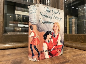 【DP424】The girls' school story omnibus / display book