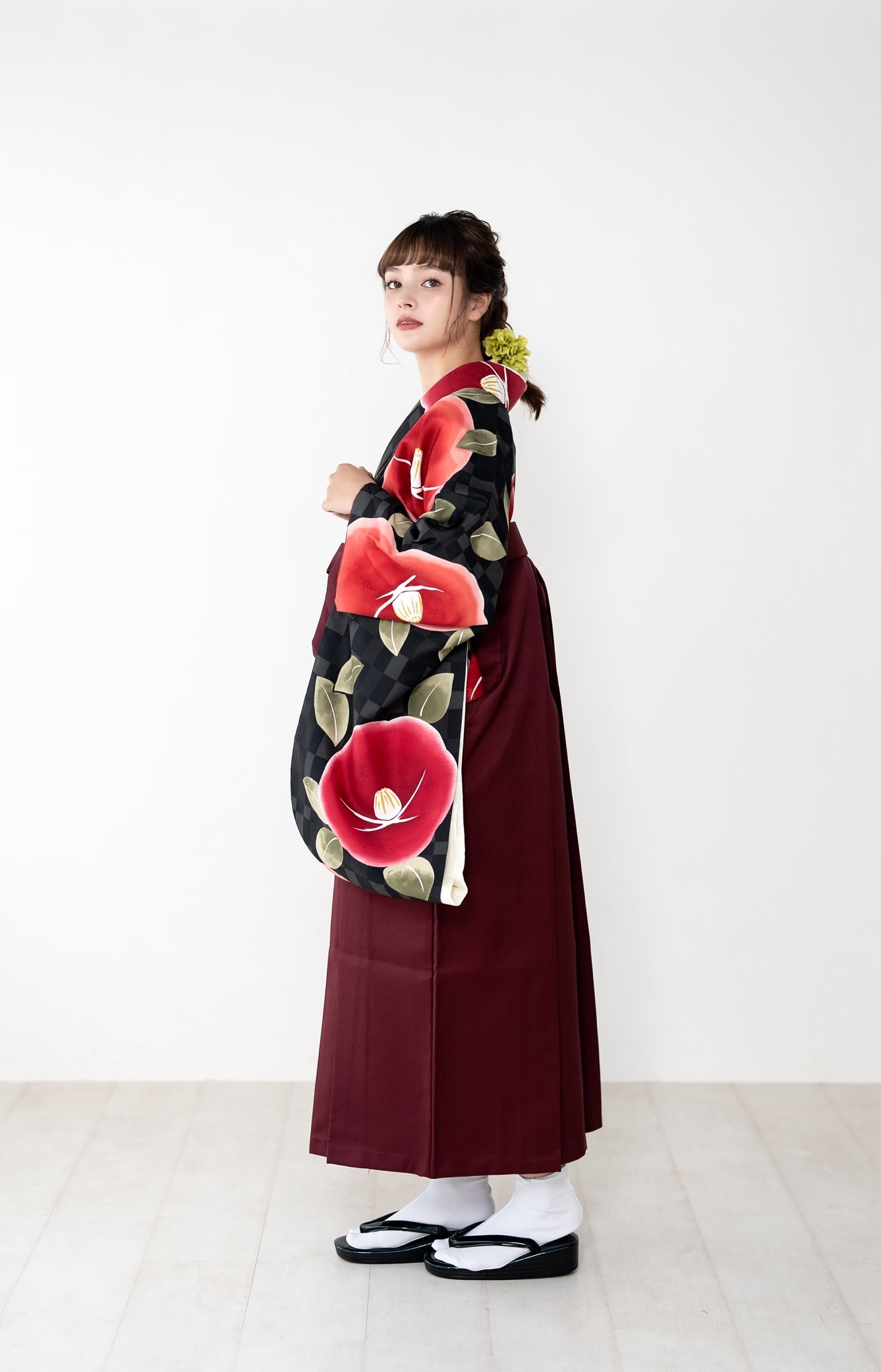 Kimono Sienne 卒業式袴3点セット 黒にぼかしの大椿 二尺袖着物 袴 卒業式 | Kimono Sienne