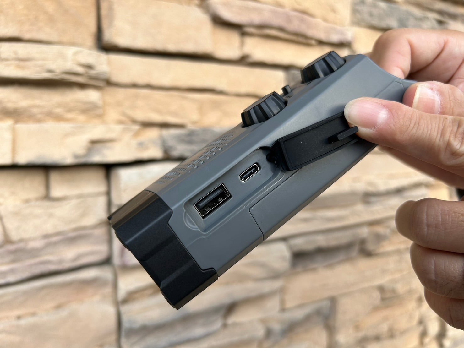 RELAXリラックス】エマージェンシーカラビナラジオ RELAX ラジオ