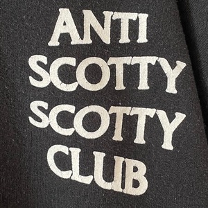 【GILDAN】ワンポイント バックプリント anti scotty scotty club プルオーバー パーカー USA古着