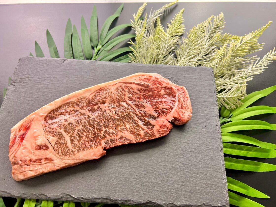 ステーキ 牛肉 BBQ サーロイン ステーキ ブロック 2kg オーストラリアまたはニュージーランド産 ローストビーフ 送料無 市場】サーロインステーキ  ステーキ肉 赤身 サーロイン ブロック （送料無料) ローストビーフや厚切りステーキ 肉 塊肉で焼肉三昧 赤身 お歳暮 お中元 ...