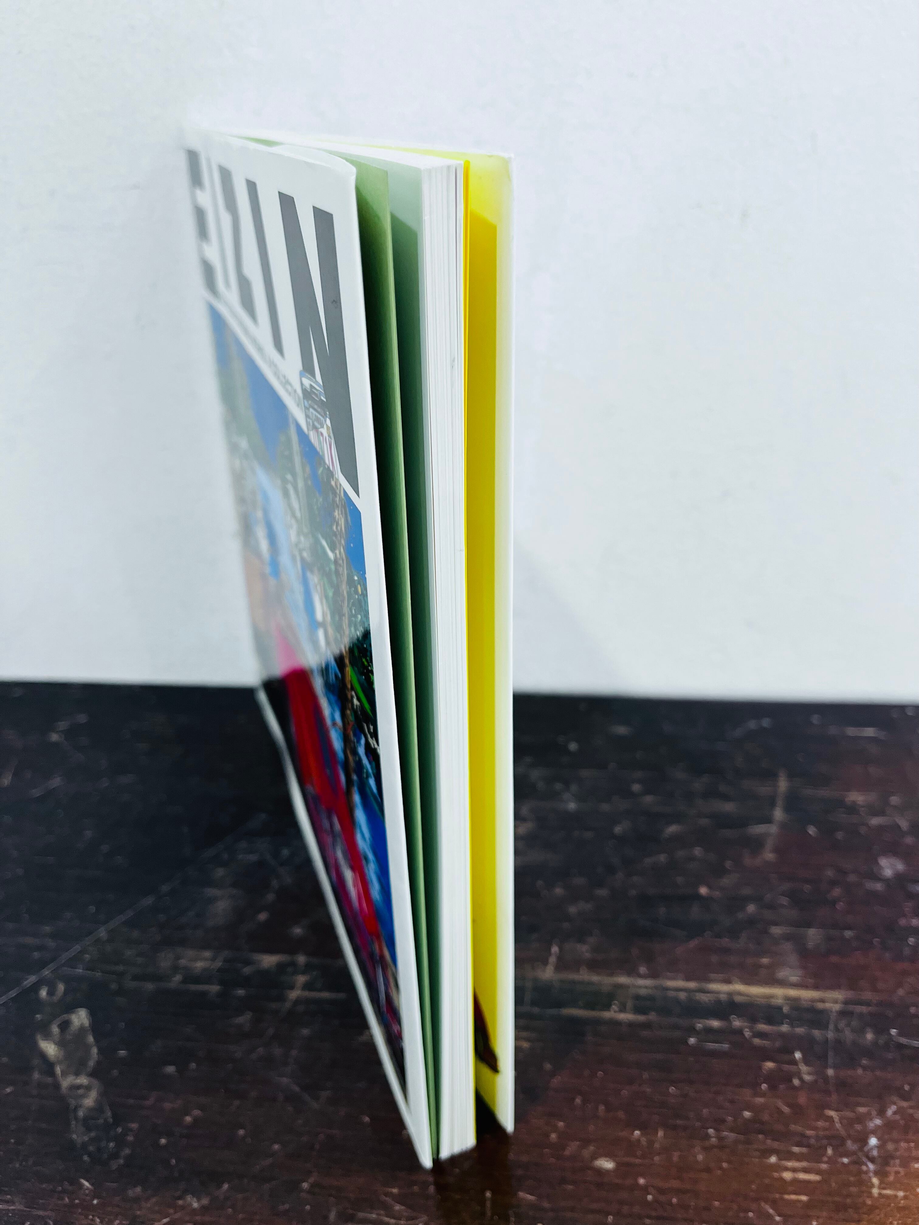 鈴木英人原画作品集 EIZIN SUZUKI ORIGINAL WORKS: A COLLECTION | zbooks