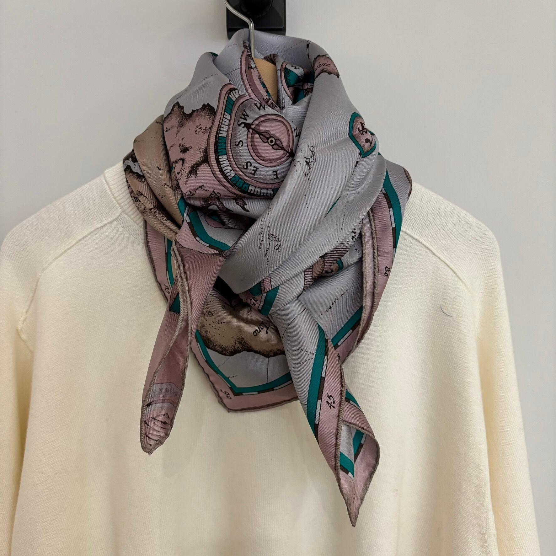 manipuri:1 シルク スカーフ (モノポリ) 88cm × 88cm