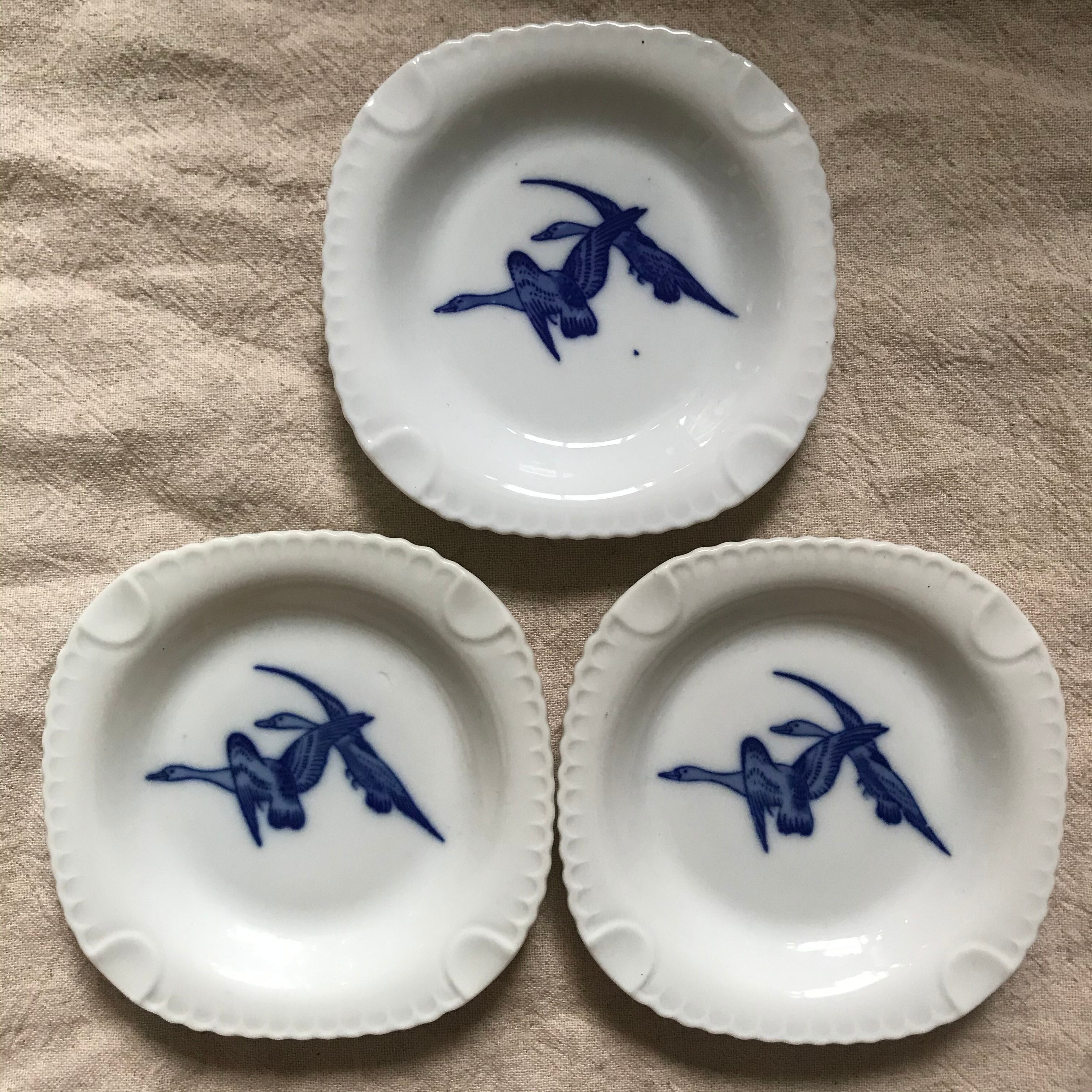 飛んでる鳥の小皿 | tsuitachi craft&brocante