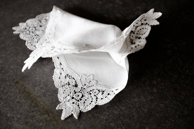 フランス リネンローン 回転する花々と華奢なハンカチ アンティーク