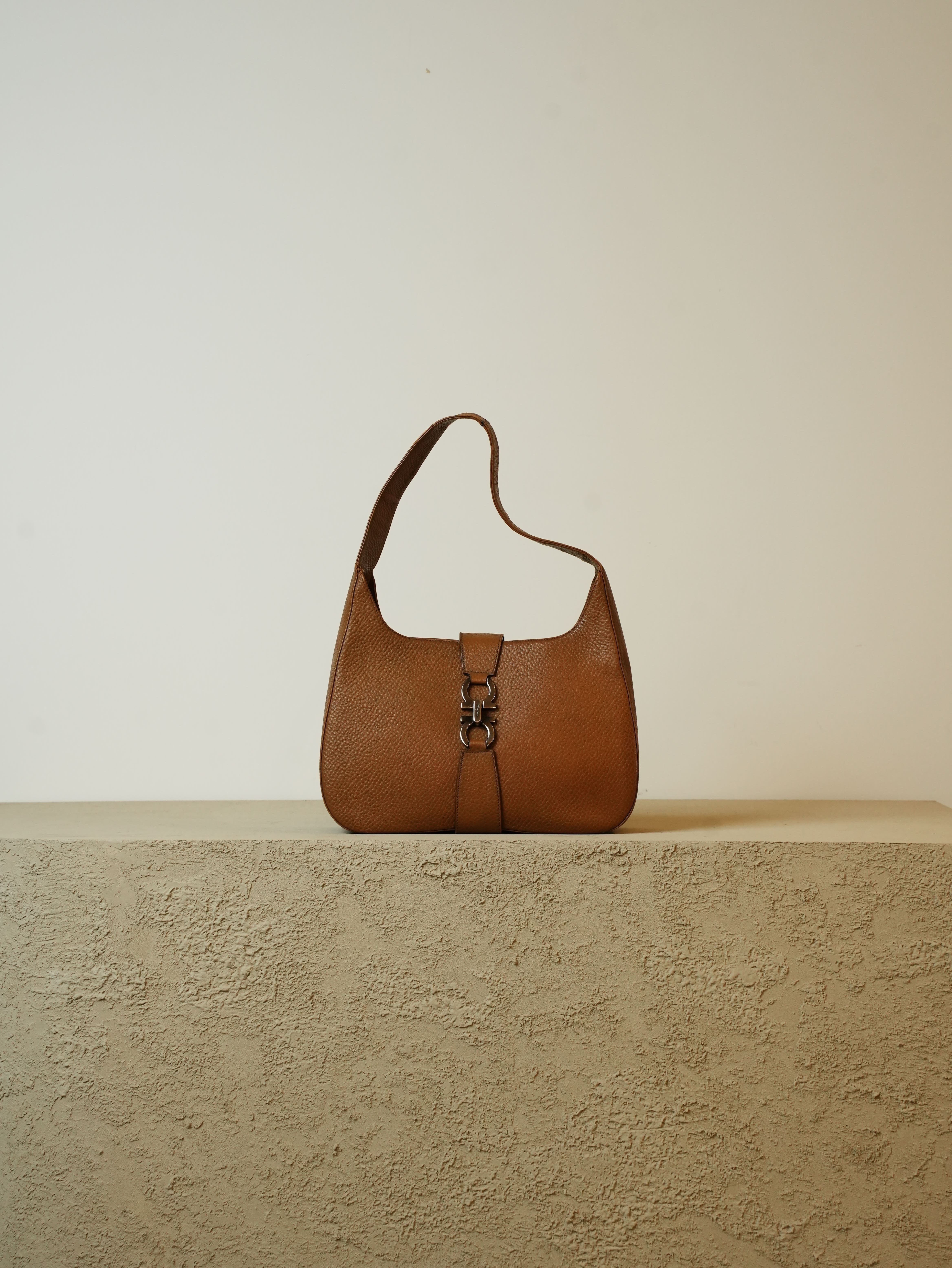 イタリア製OLD FERRAGAMO FERRAGAMO（フェラガモ）のヴィンテージ商品一覧｜ヴァルティーク