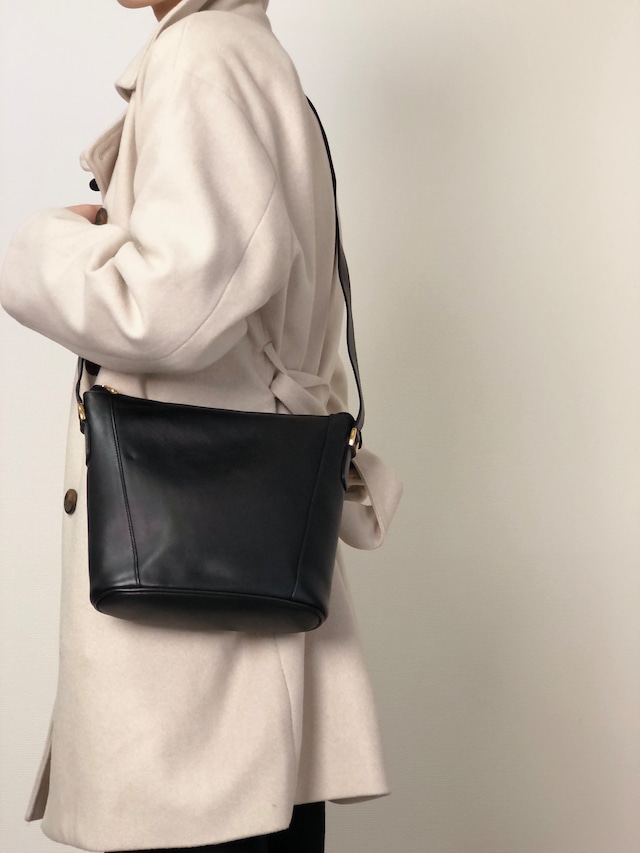 GUCCI グッチ ショルダーバッグ ブラック レザー vintage ヴィンテージ オールド 2f8yuj