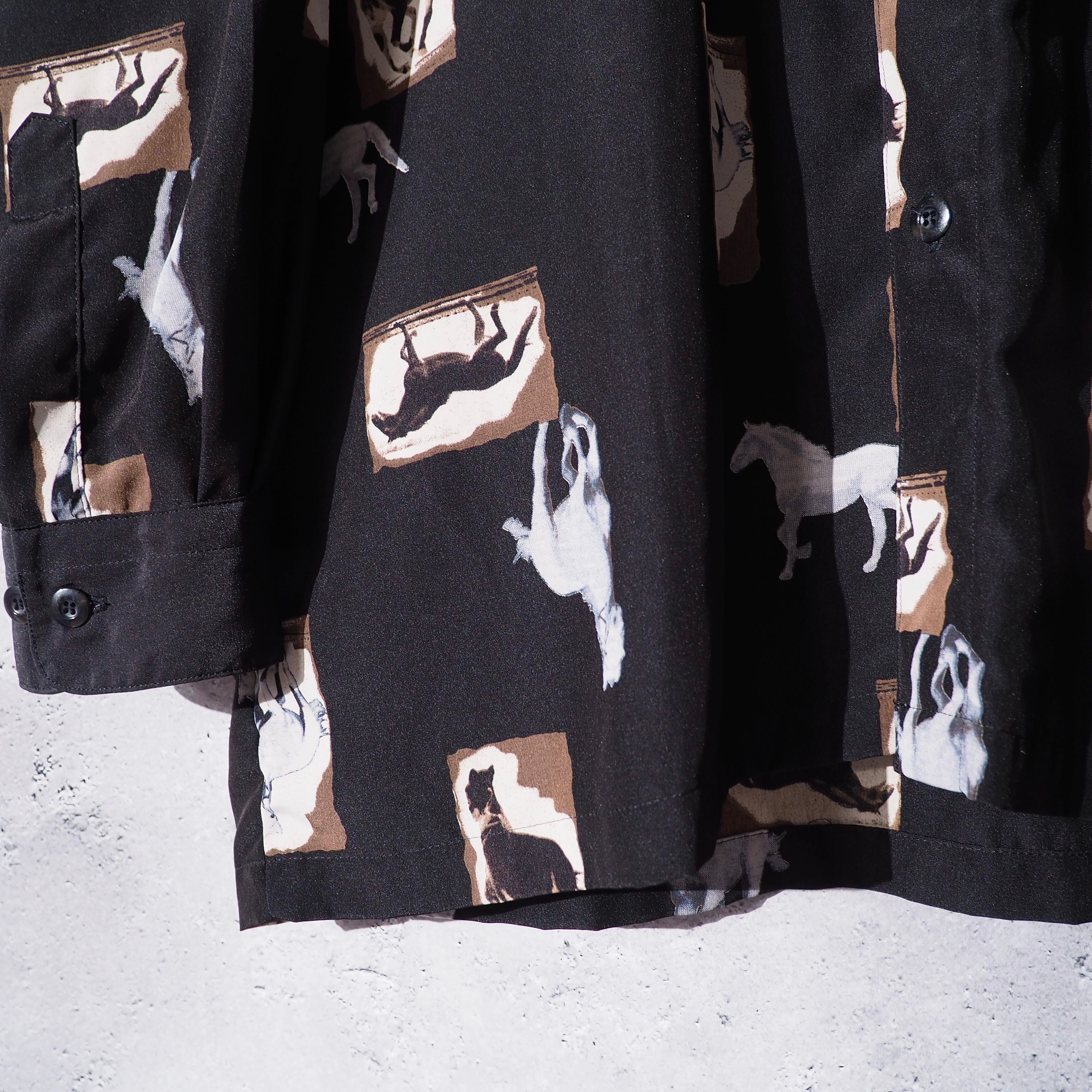 Horse animal printed black box silhouette drape shirt