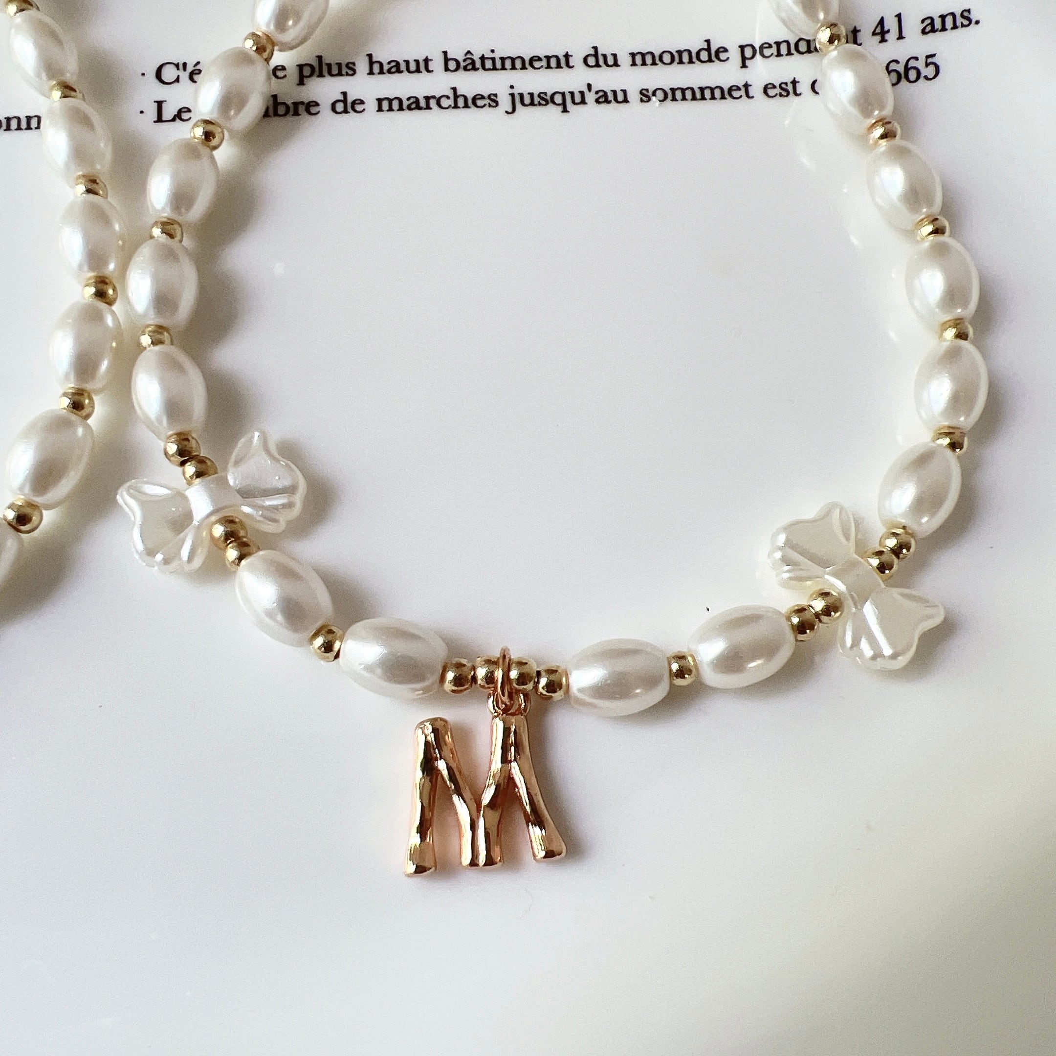 高級感たっぷりイニシャルネックレス