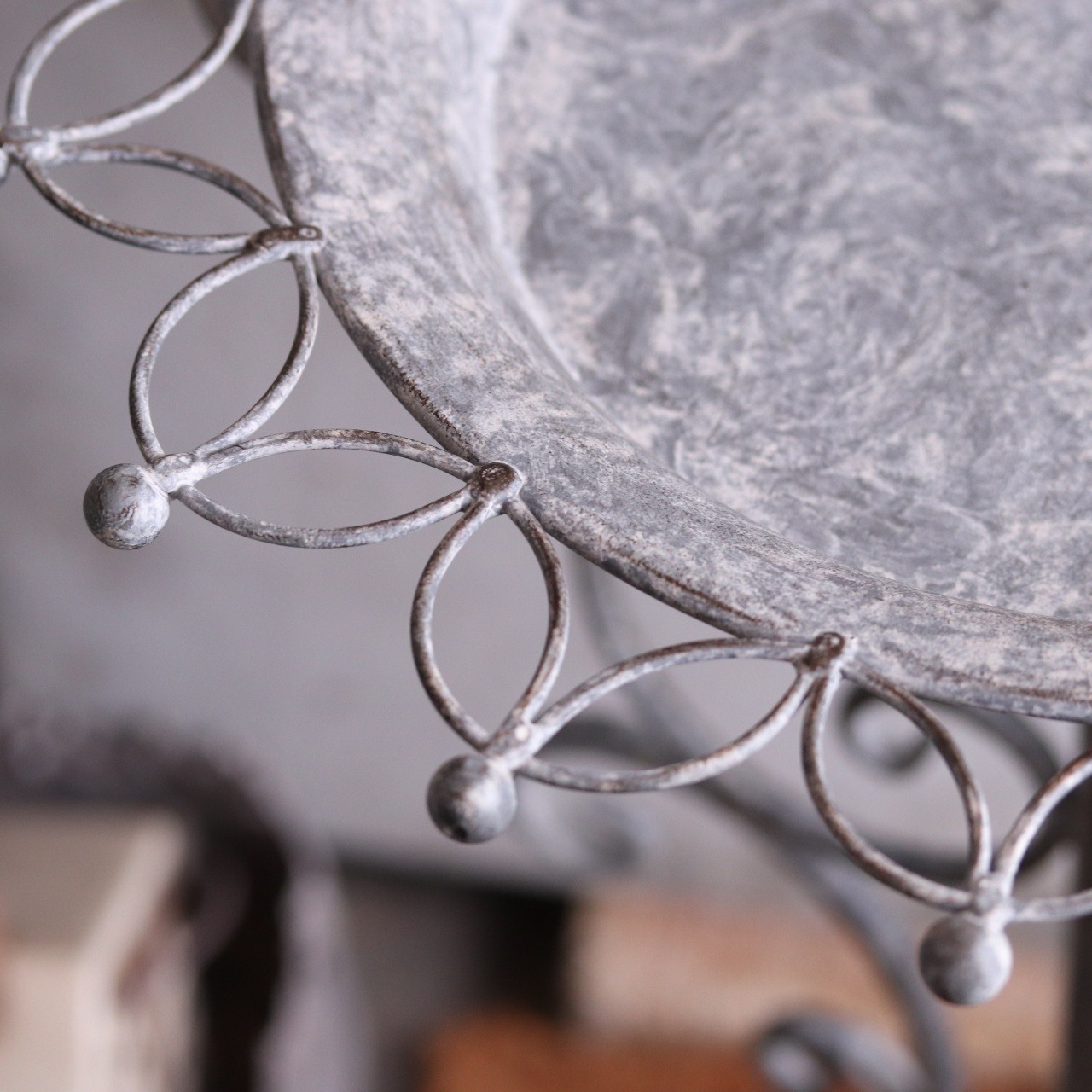 S木さま専用ページ：スタンドブリキ　シャロットバードトレイ B　アンティーク調　シャビーシック　オシャレ　JG 22