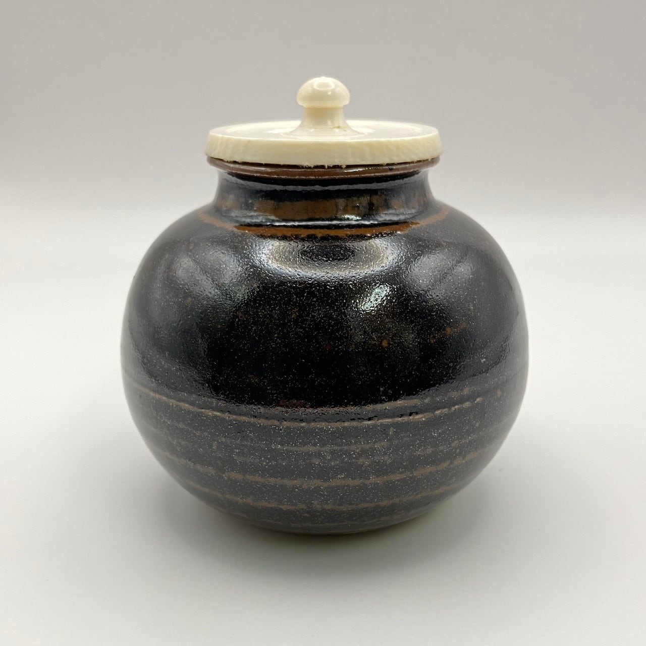 ★茶道具！古瀬戸 文琳 茶入！『松本鉄山 松本鐵山』造！共箱/仕覆付★ Amazon.co.jp: 茶道具 中興名物 漢作 岩城文琳写 茶入 松本 鉄山