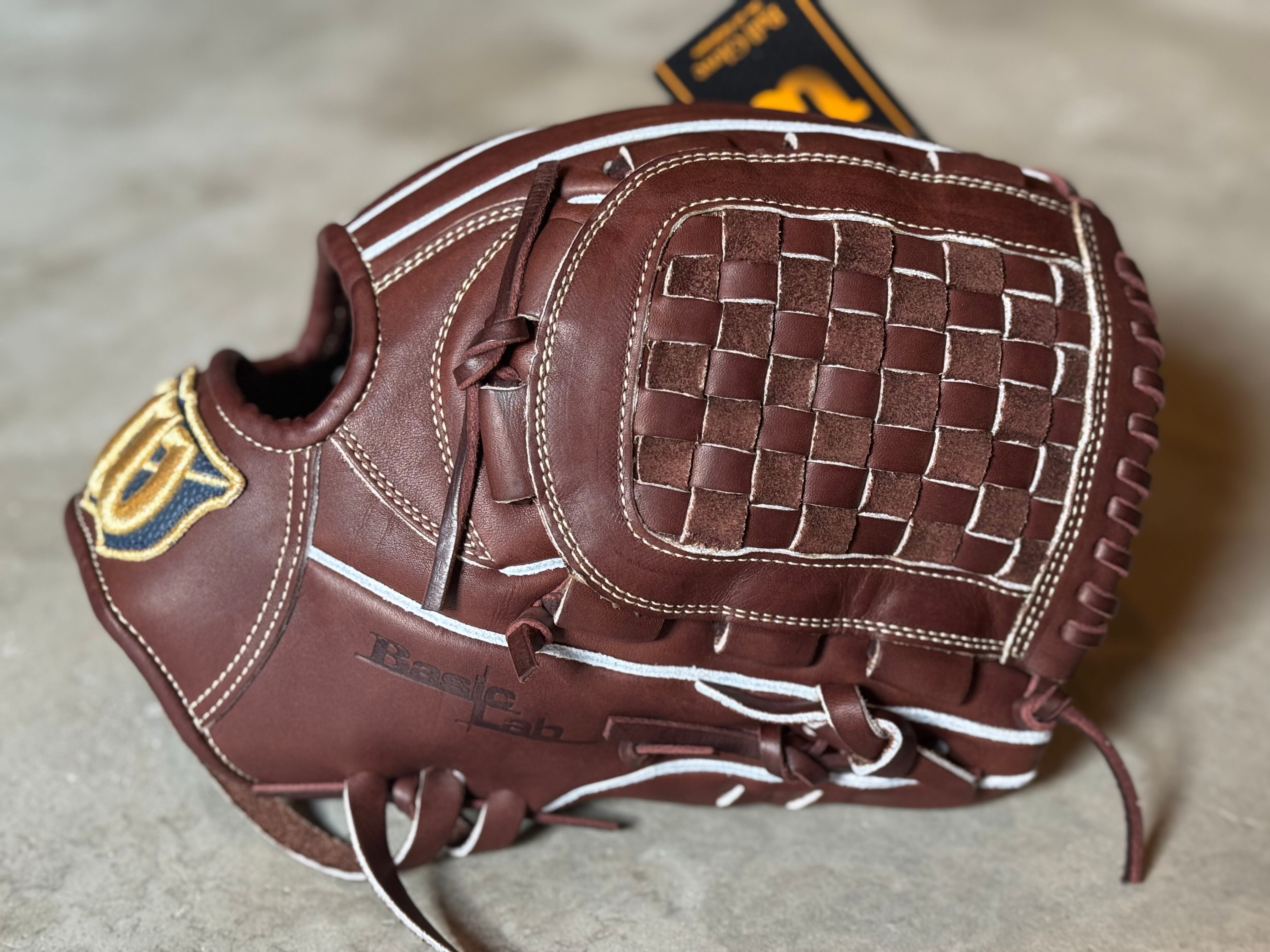 2025年限定モデル BASIC LAB DUAL【Wilson】軟式用グローブ D5型