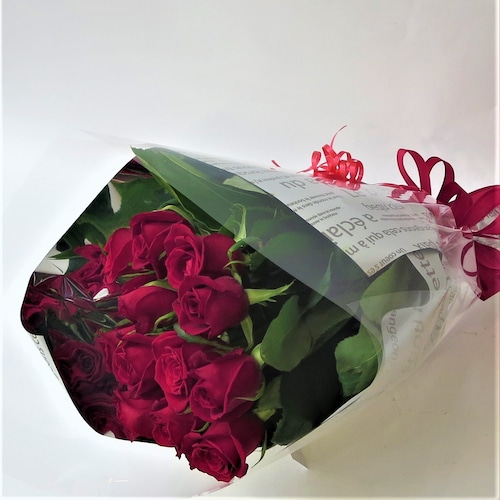 豊川の赤薔薇「サムライ」12本で作成した花束「誕生日祝」「結婚記念日」「プロポーズ」
