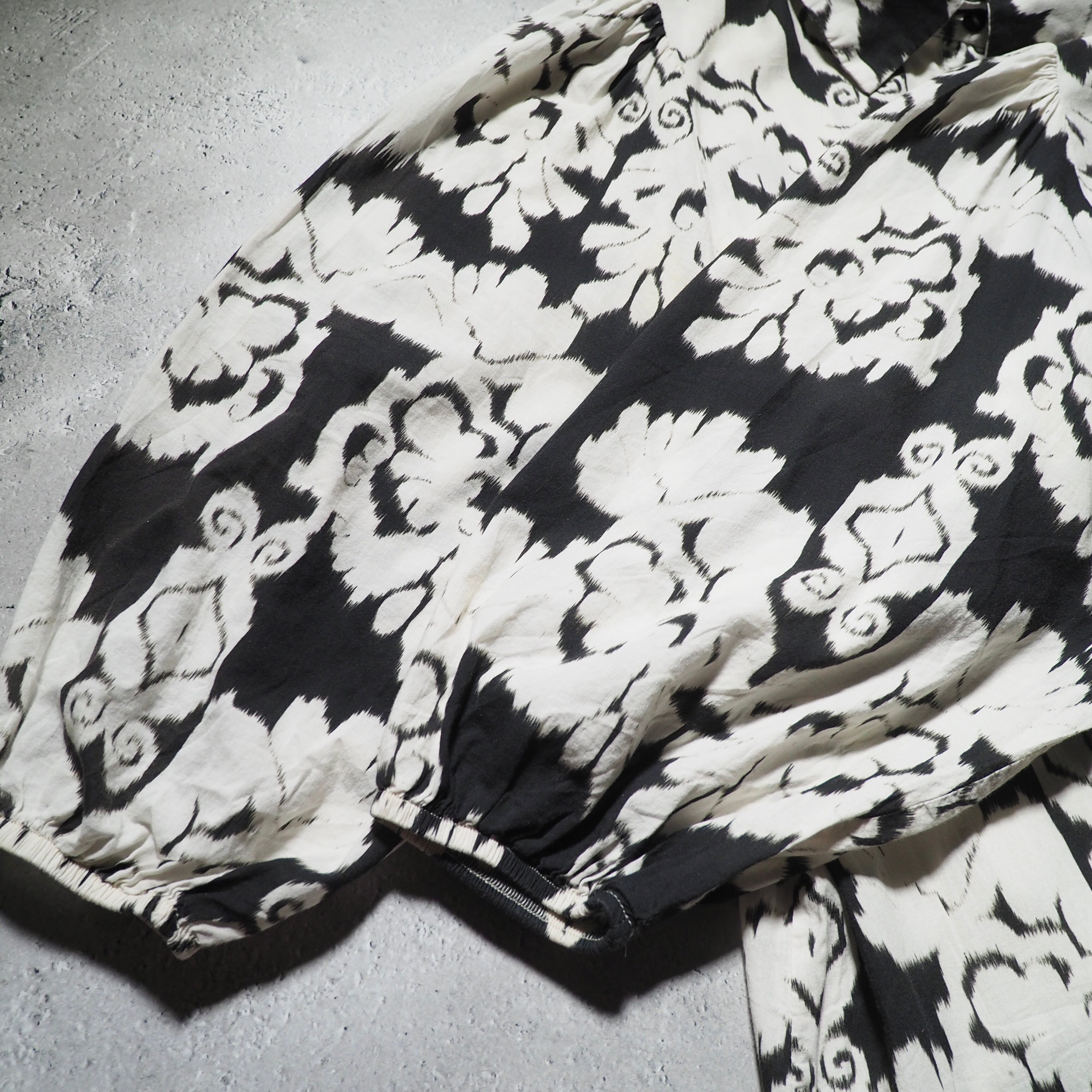 1990s Beautiful Gothic Flower pattern Design vintage onepiece Dress (made in Italy)