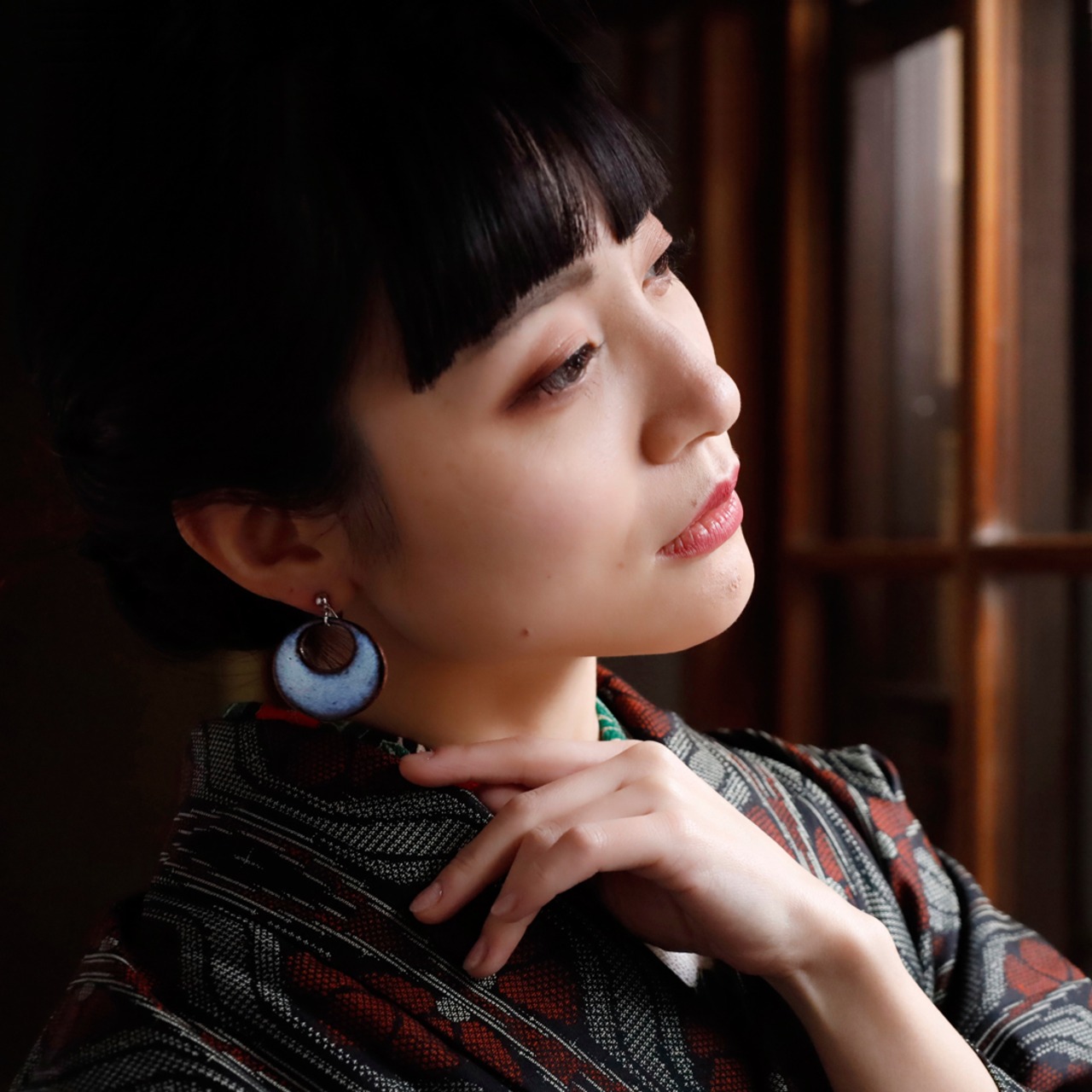 本と耳飾り -set1-