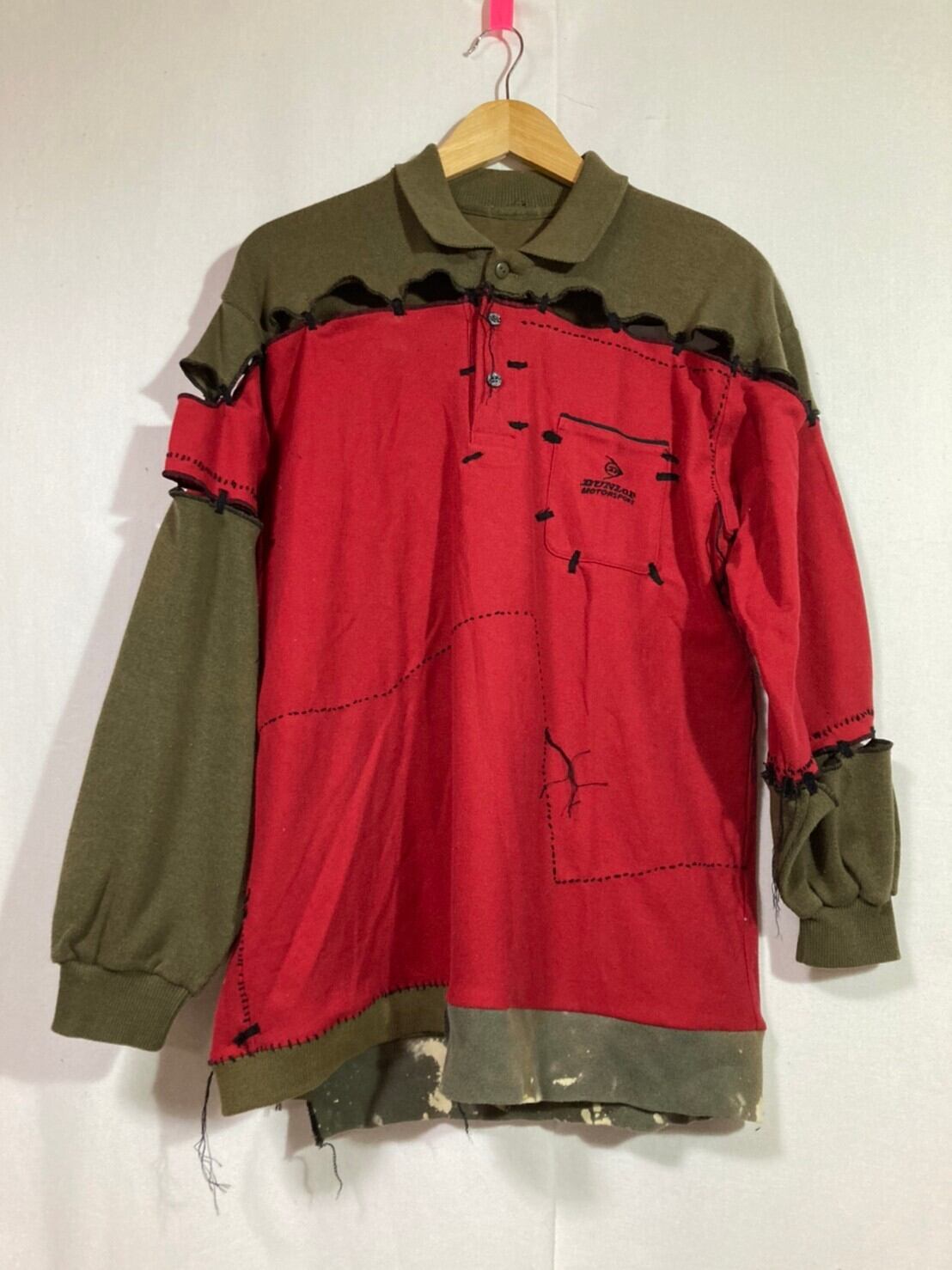 絶滅危惧種 かむばかり 切開シャツ 赤 オフショル ぜつきぐ 新品未使用 